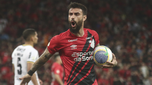 Mastriani comemora gol do Athletico-PR