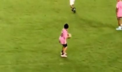 Mateo Messi, filho do craque argentino, jogando futebol americano