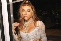 Maya Massafera tem infecção após tirar ossos do rosto: "Não paro de chorar"