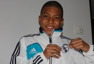 Real Madrid anuncia data de apresentação de Mbappé e número da camisa