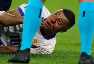 Com nariz fraturado, Mbappé não enfrentará a Holanda na Euro, diz TV