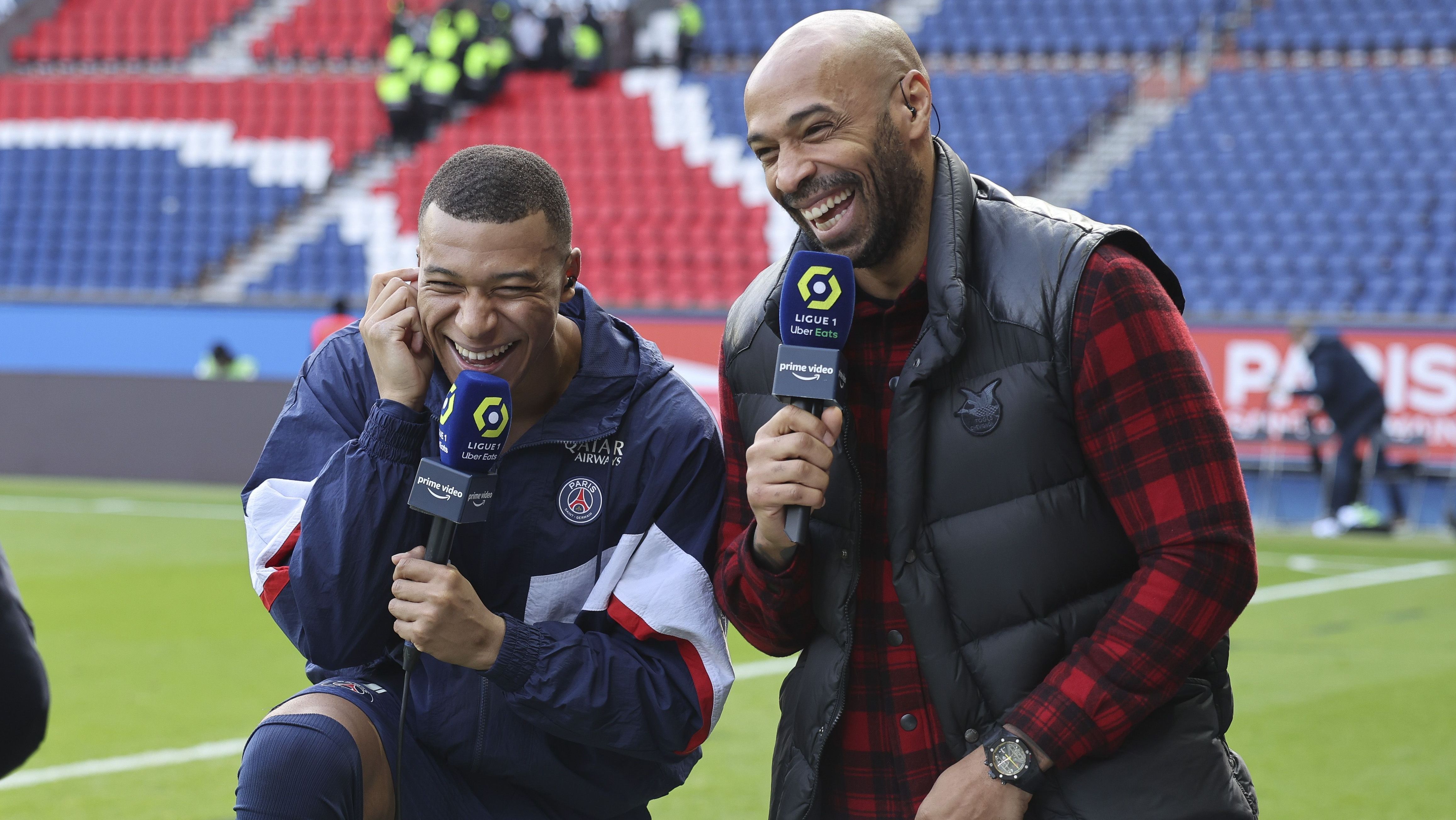 Mbappé e Thierry Henry, técnico da seleção olímpica da França / Jean Catuffe/Getty Images