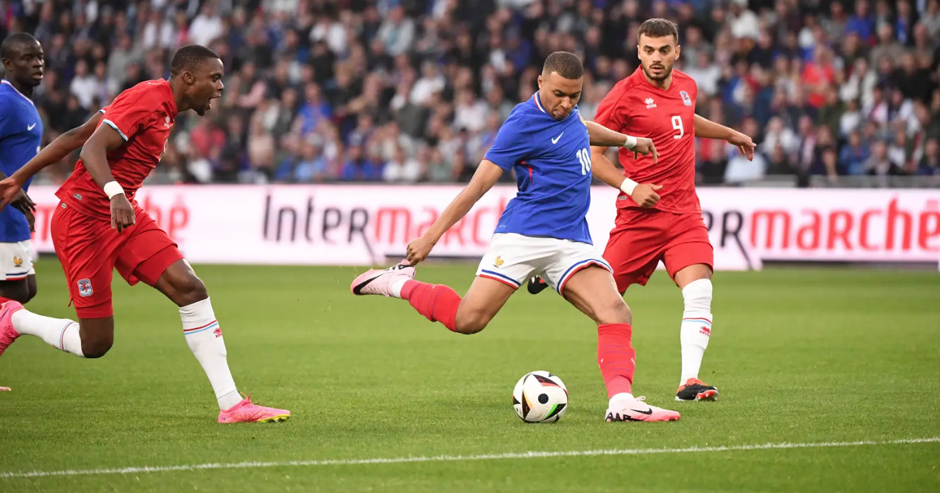 Mbappé em amistoso da França