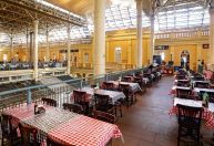 Mercado Público de Porto Alegre é parcialmente reaberto após 41 dias; veja fotos