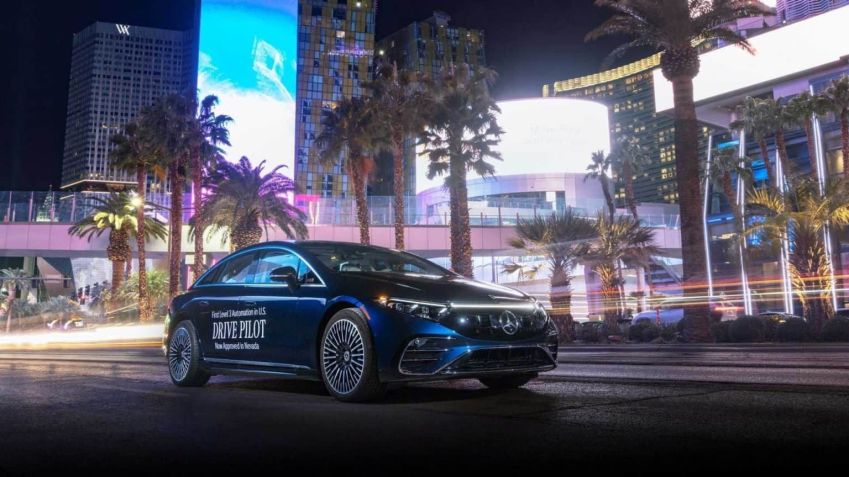 Mercedes EQS foi o escolhido para estrear o sistema Drive Pilot, o único de nível três certificado no mundo • Mercedes-Benz/Divulgação
