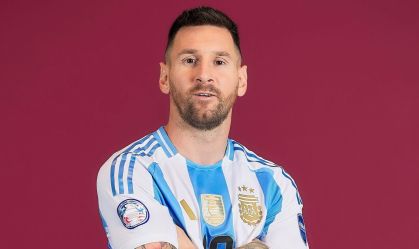 Lionel Messi com a camisa da Argentina