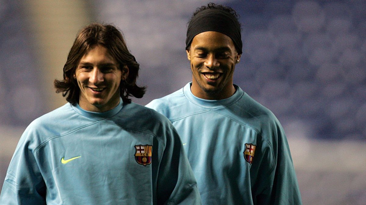 Ronaldinho Gaúcho homenageia Messi: “Alegria ter feito parte da história”
