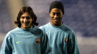 Ronaldinho Gaúcho homenageia Messi: "Alegria ter feito parte da história"