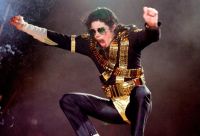 Cinebiografia de Michael Jackson é adiada novamente, diz site