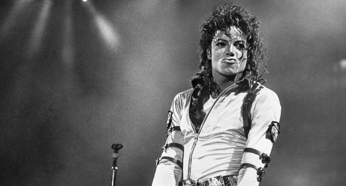 Michael Jackson conquista álbum nº 1 no Reino Unido após estreia de filme