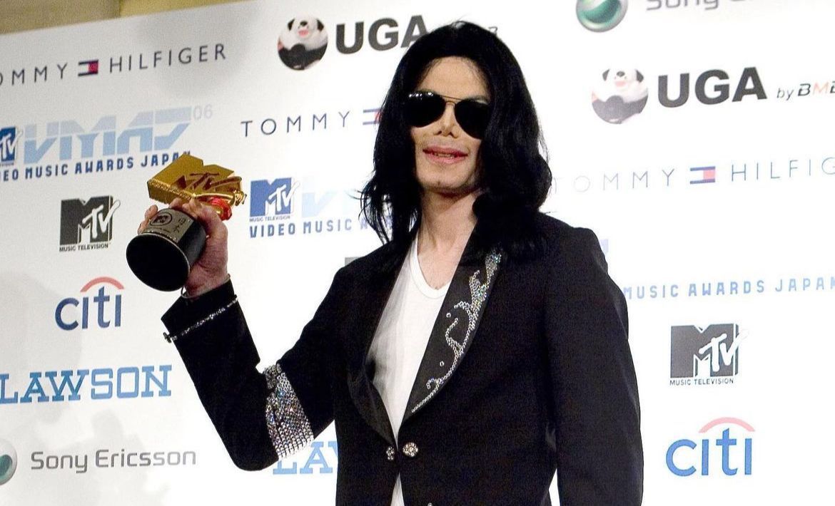 Michael Jackson se tornou conhecido como o "Rei do Pop"
