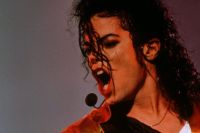 Relembre a trajetória de Michael Jackson, morto há 16 anos