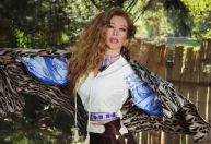 Concorrente de 46 anos passa longe da coroa no Miss Universo Equador