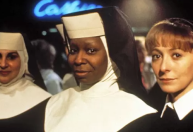 Whoopi Goldberg visitou sex shop vestida de freira durante "Mudança de Hábito"