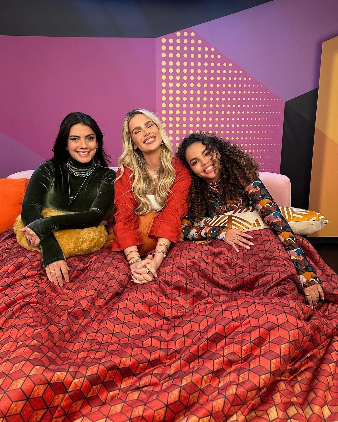 Giovanna Pitel e Fernanda Bande apresentaram o programa Na Cama com Pitel / Instagram/ Giovanna Pitel