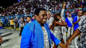 Neguinho da Beija-Flor completou 75 anos neste sábado (29)