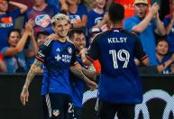 Ex-Vasco, Orellano faz golaço do meio-campo em jogo da MLS; assista