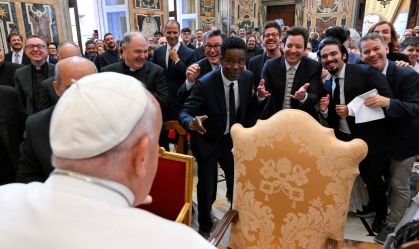Fábio Porchat participa de encontro com Papa no Vaticano