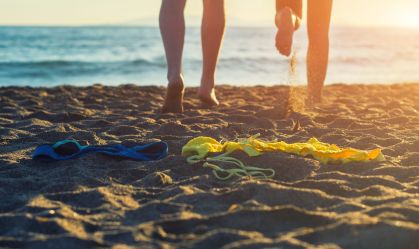 Qual é a etiqueta em uma praia de nudismo? Saiba como se comportar