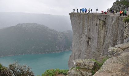 Homem morre após cair de penhasco do ‘Missão Impossível’ na Noruega