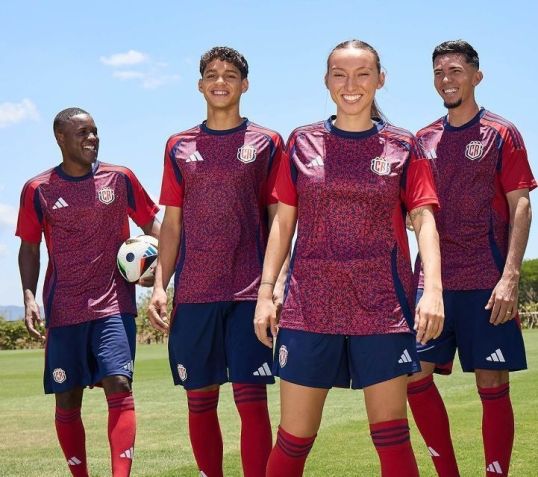 Primeiro uniforme da Costa Rica / Divulgação/Adidas
