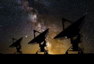 Estranho sinal de rádio intermitente do espaço intriga astrônomos