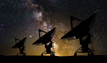 Estranho sinal de rádio intermitente do espaço intriga astrônomos