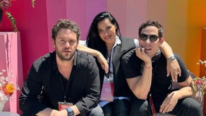 Christopher Uckermann, Christian Chávez e Maite Perroni estiveram no CAA Amplify, em Los Angeles