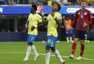 Brasil joga mal e fica só no empate diante da Costa Rica pela Copa América