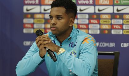 Rodrygo durante entrevista coletiva nessa sábado (22/06)
