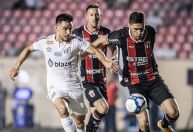 Com golaços, Santos é surpreendido pelo Botafogo e perde mais uma na Série B