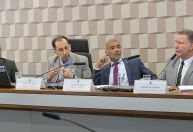 CPI da manipulação: Senador questiona chefe da arbitragem sobre uso do VAR