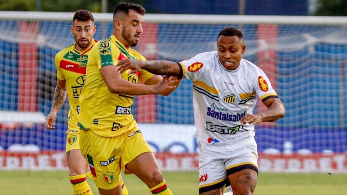 Brusque e Novorizontino durante partida