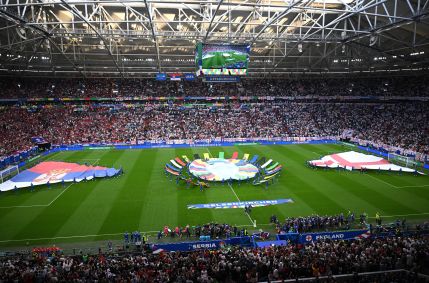 Sérvia e Inglaterra, válido pela Euro 2024