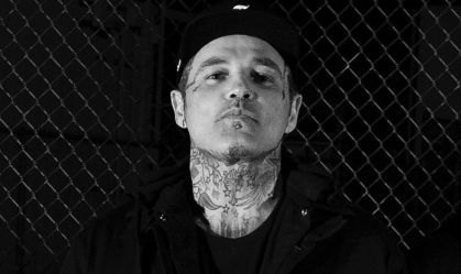 Morre Shifty Shellshock, vocalista da banda Crazy Town, aos 49 anos