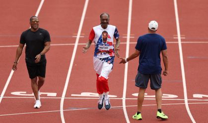 Snoop Dogg surpreende em prova de atletismo contra medalhista olímpico; veja