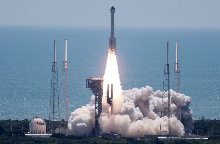 A espaçonave Starliner, da Boeing, durante lançamento para voo tripulado no dia 5 de junho de 2024 / Joe Raedle/Getty Images