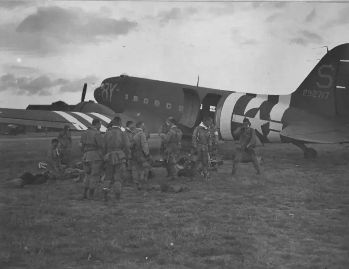A aeronave C-47 / Serviço de Distribuição de Informação Visual da Defesa