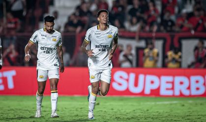 Criciúma vira no fim, "respira" no Brasileiro e deixa Atlético-GO na beira do Z4