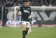 Botafogo encaminha renovação de Tiquinho Soares; saiba mais