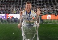 Kroos brinca com títulos de Champions: 