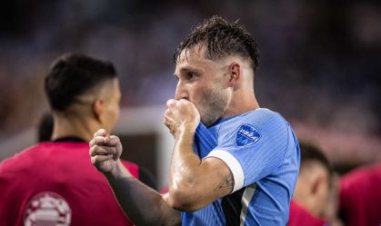 Viña marca com assistência de De La Cruz em vitória do Uruguai; veja os gols