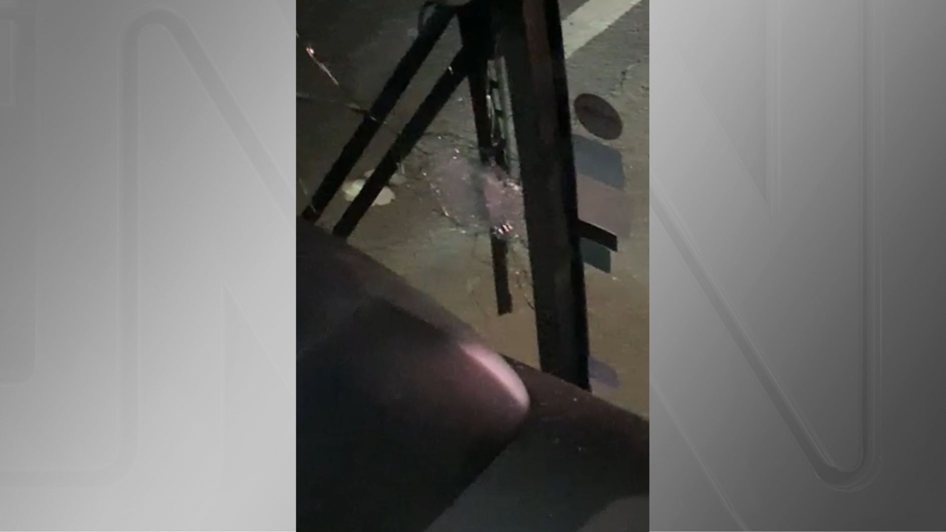 ônibus atingido durante assalto a carro-forte