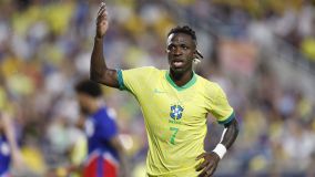 Vinicius Jr. em empate entre Brasil e Estados Unidos em 1 a 1 em amistoso