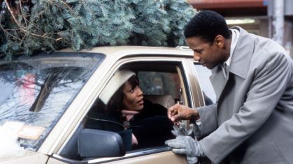 Whitney Houston e Denzel Washington contracenaram juntos no filme "Um Anjo Em Minha Vida"
