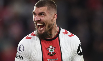Zagueiro Lyanco, em partida do Southampton-ING