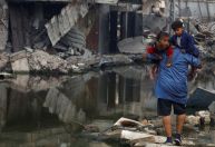Militantes islâmicos lançam foguetes contra Israel; tanques avançam em Gaza