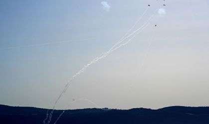 Hezbollah diz ter lançado foguetes contra instalações militares israelenses