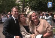 Emmanuel Macron vota no segundo turno das eleições na França