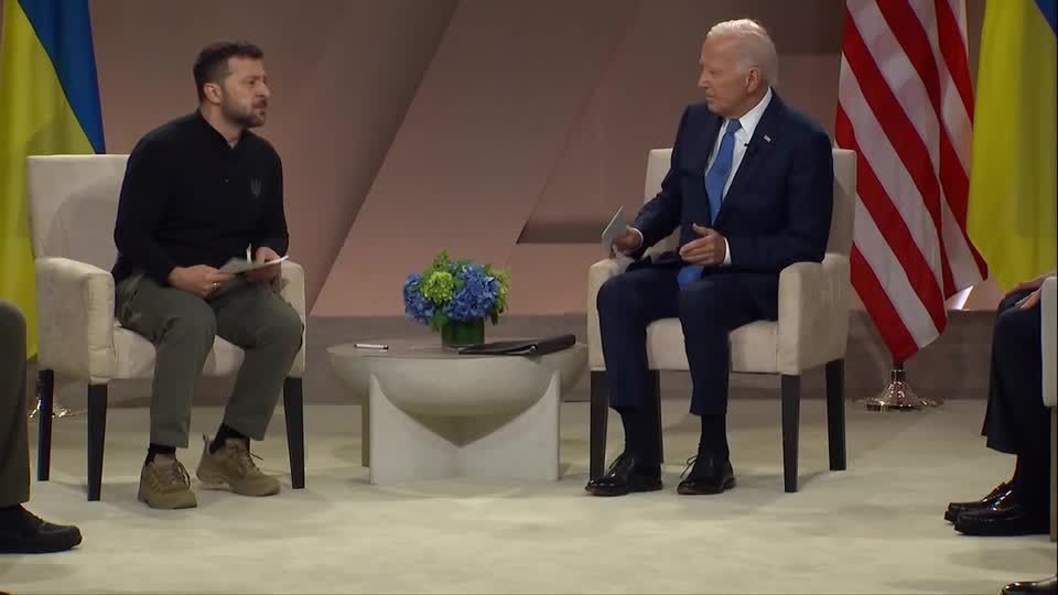 WRAP: Biden tells Zelenskiy US will announce new weapons for Ukraine